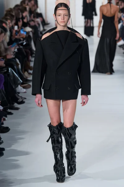 Look 3